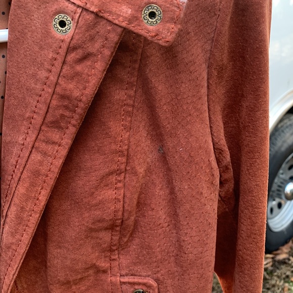 Jacket - Picture 10 of 12